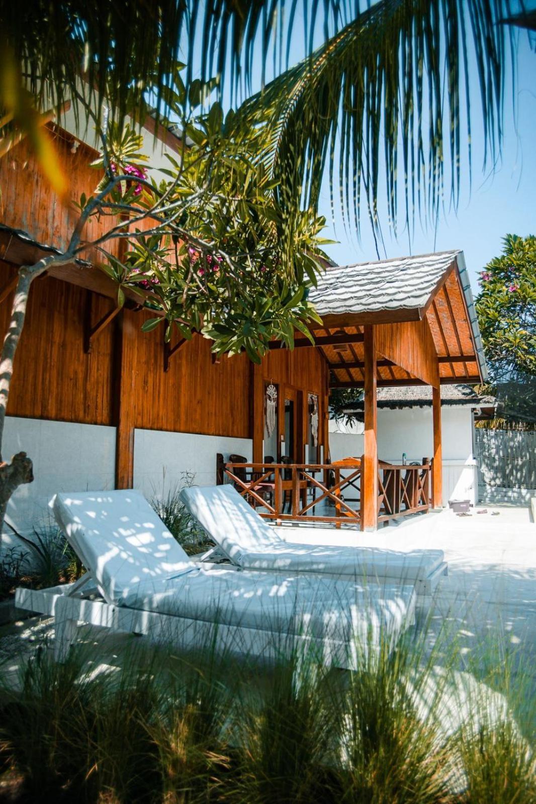 Hakuna Matata Resort Gili Air Bagian luar foto