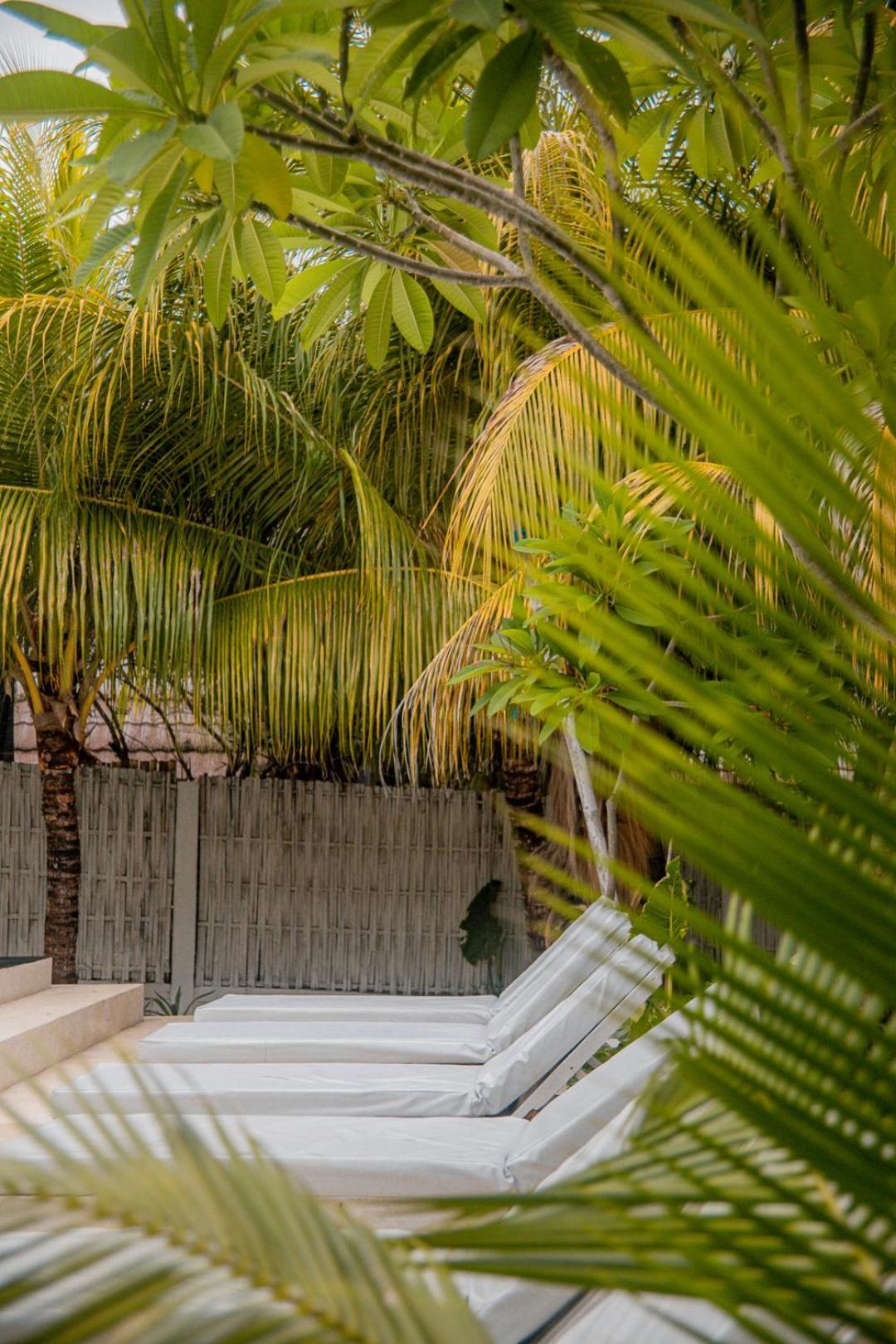 Hakuna Matata Resort Gili Air Bagian luar foto