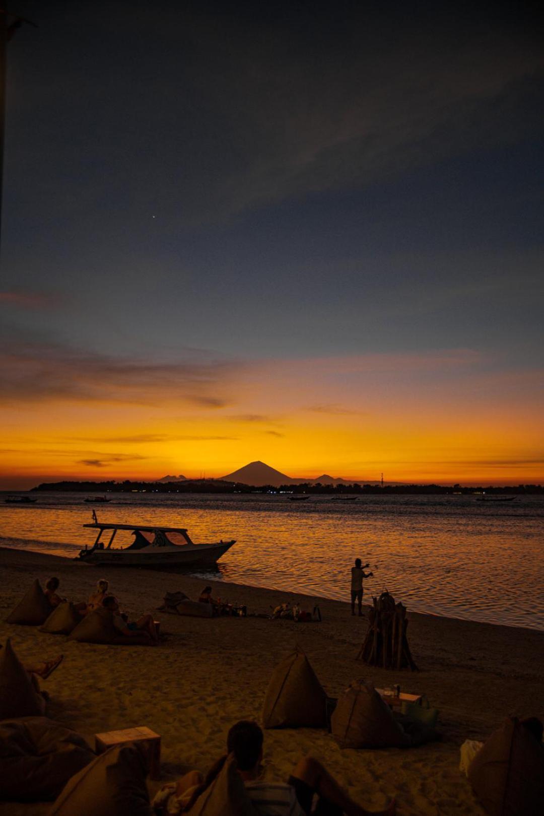 Hakuna Matata Resort Gili Air Bagian luar foto