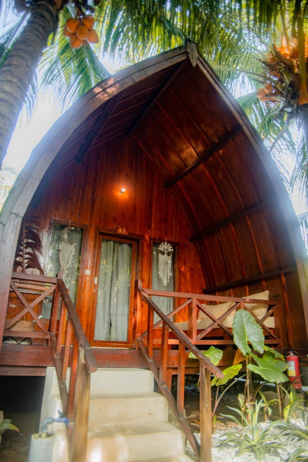 Hakuna Matata Resort Gili Air Bagian luar foto