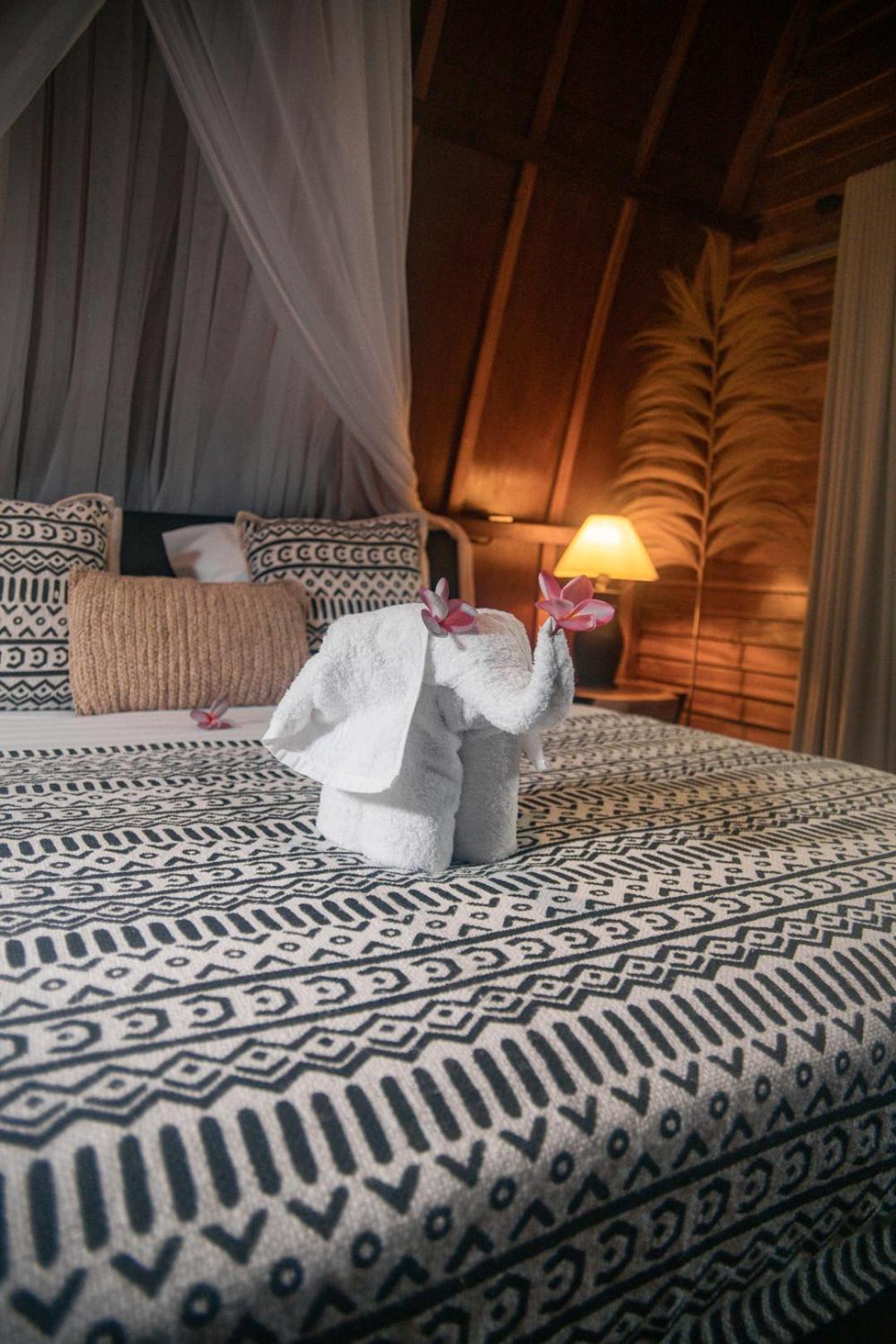 Hakuna Matata Resort Gili Air Bagian luar foto